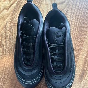 Black air max 97s